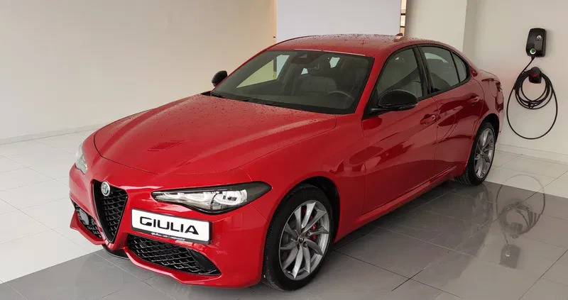 alfa romeo giulia lubelskie Alfa Romeo Giulia cena 195000 przebieg: 5, rok produkcji 2023 z Brzostek